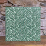 Álbum grande. Tela. Estampado mini flor fondo verde. 