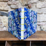 Quadern de dibuix. Cosit copte. Estampat floral japonès blau. - Imatge 2